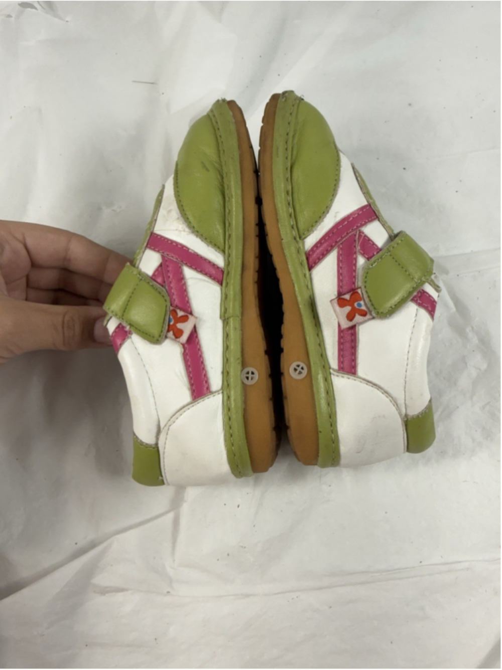 Hide & Squeak Toddler Girl's Green Strapped Shoes Sz 9/25 - Picture 11 of 15